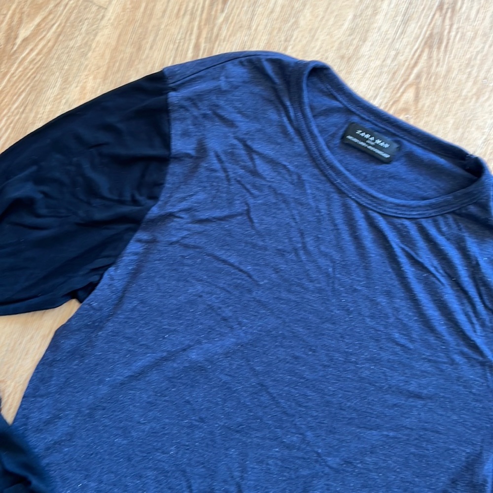 Zara man blue and black long sleeve light knit tee L